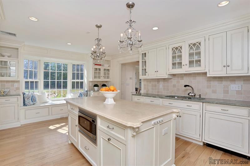 5 bedroom House For Sale: 474 North.. - 2
