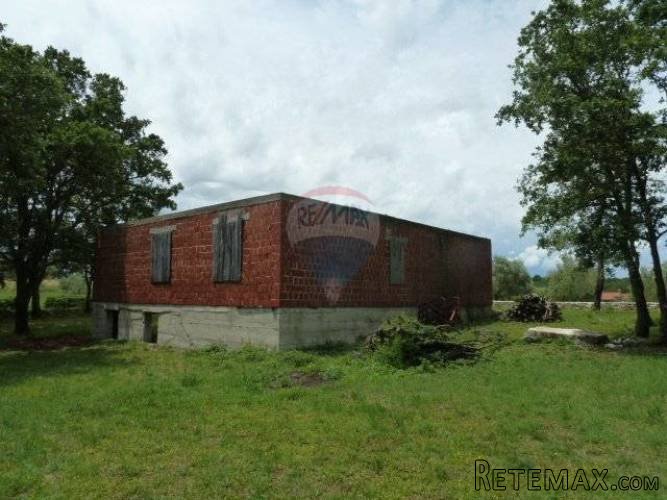 IMANJE, KUĆA S 28000 m2 u KRNICI