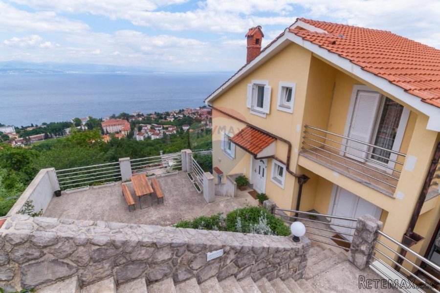 LOVRAN, Kuća sa 3 stana - 4