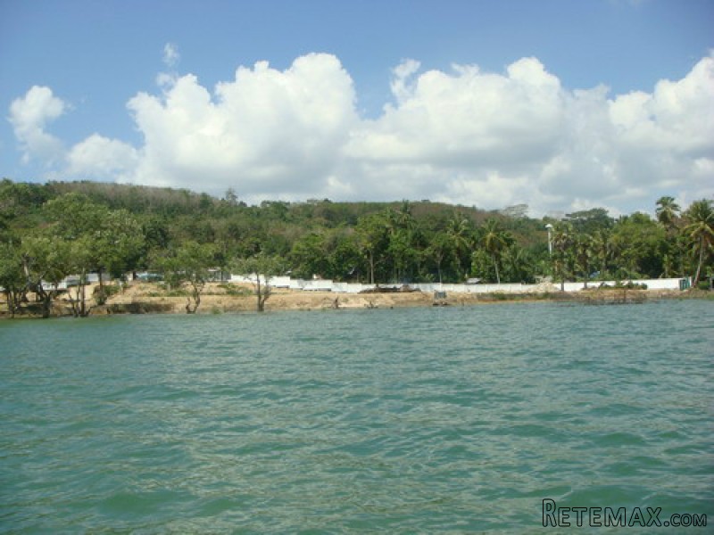 3.5 Rai Oceanfront Land opposite Yacht..