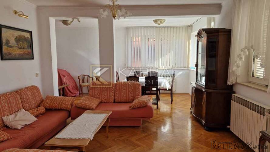 Rijeka, Škurinje, adaptirana kuća s 3 stana i garažom