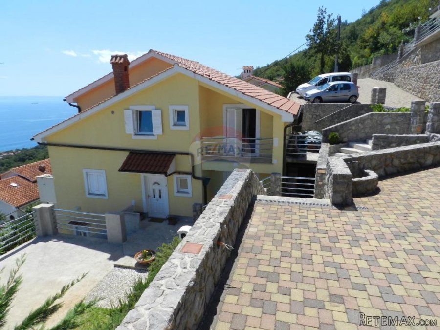 LOVRAN, Kuća sa 3 stana - 7
