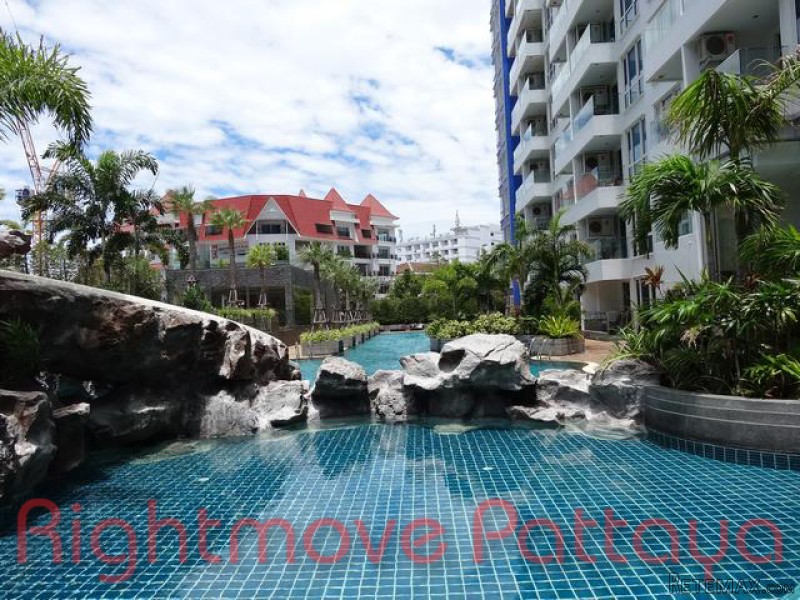 1 Bedroom Condo for sale in Pratumnak -..