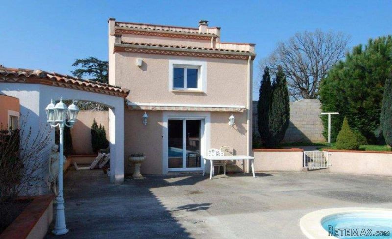 4 Bedrooms Villa with Pool For Sale