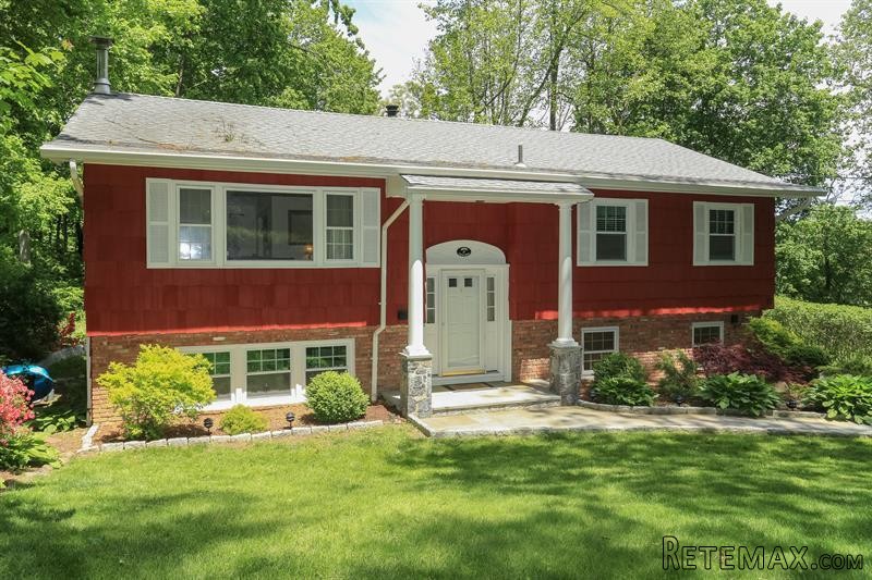 4 bedroom House For Sale: 27 Tulip Road..