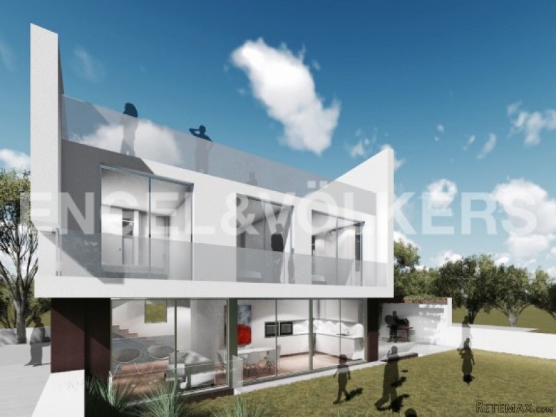 New And Modern Villas In Established..