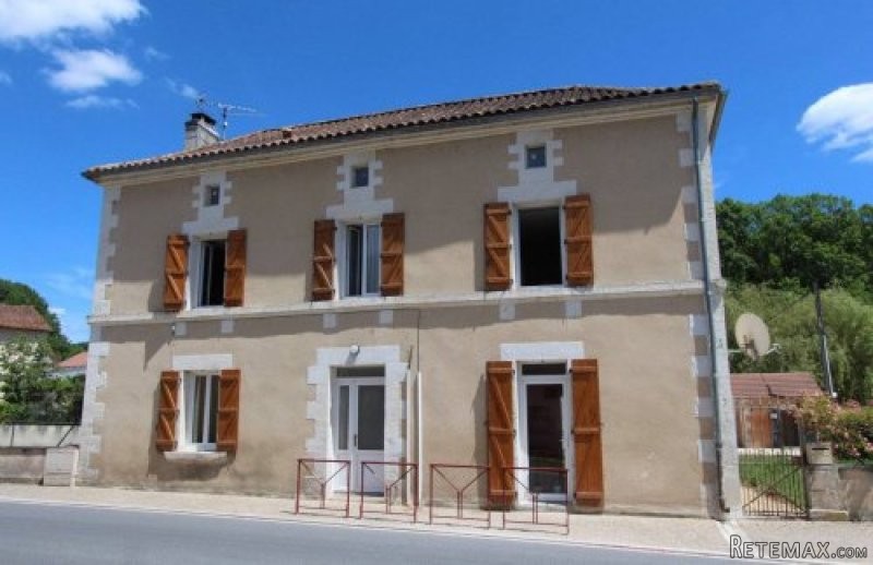 3 Bedroom Village House Near Grun-Bordas