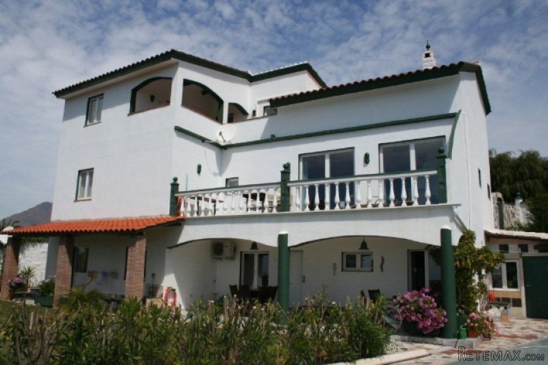 4 Bedrooms - Villa - Malaga - For Sale
