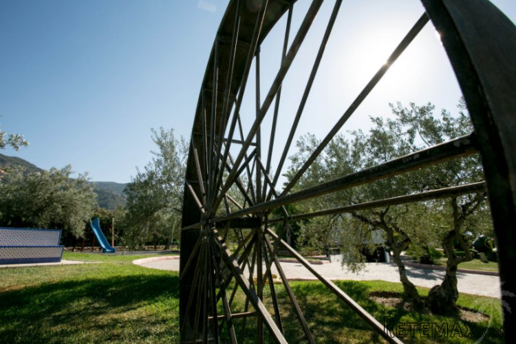 A beautiful villa on a plot of 12,000 m2 in a quiet and.. - 6