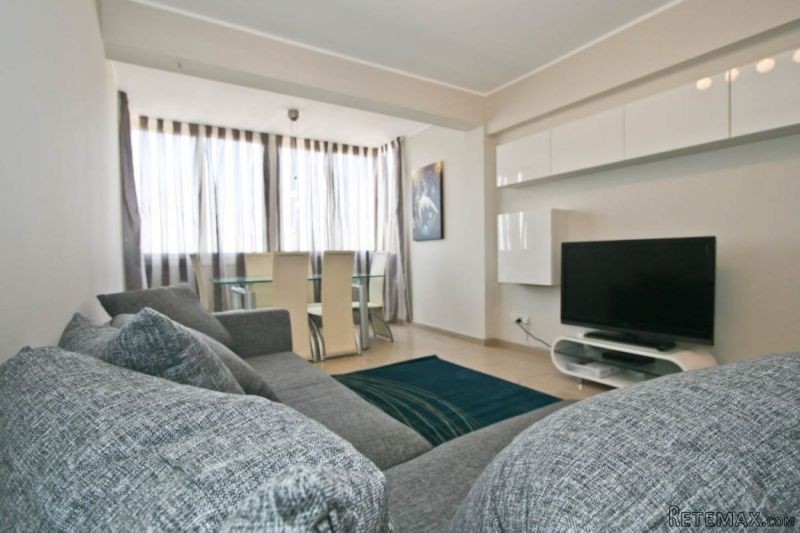 Three bedroom spacious apartment in..