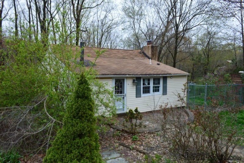 10 Oakwood Trl Kinnelon, NJ, 07405..