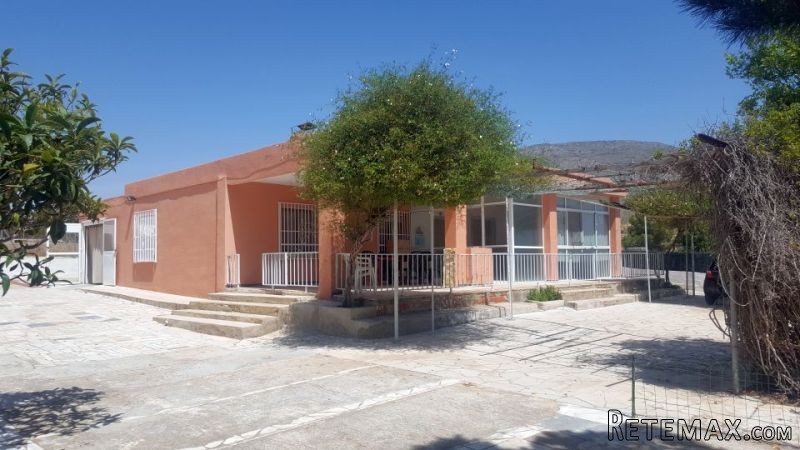 Spacious 3 Bedroom Country House With..