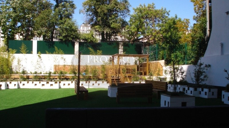 T3 Avenidas Novas with garden and pool..