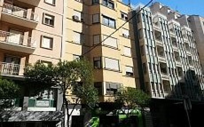Repossessed Spacious flat 5 bedrooms..