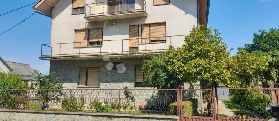 NAŠICE - Kuća uz glavnu cestu sa okućnicom! 279m2 - 2