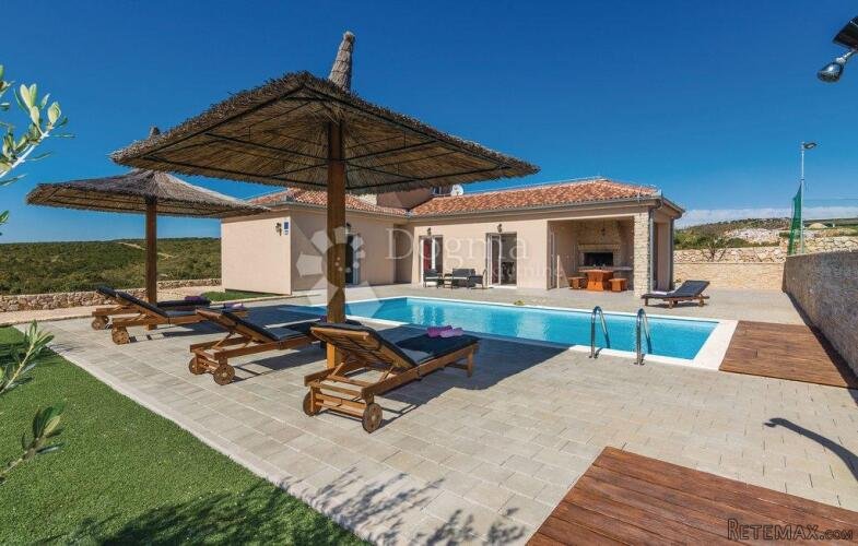 VILA NA OSAMI - 2