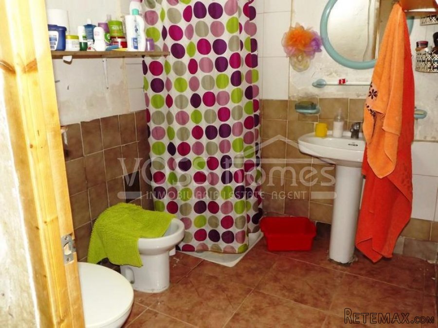 A spacious, single story, detached, 3 bed, 1 bath, village.. - 3