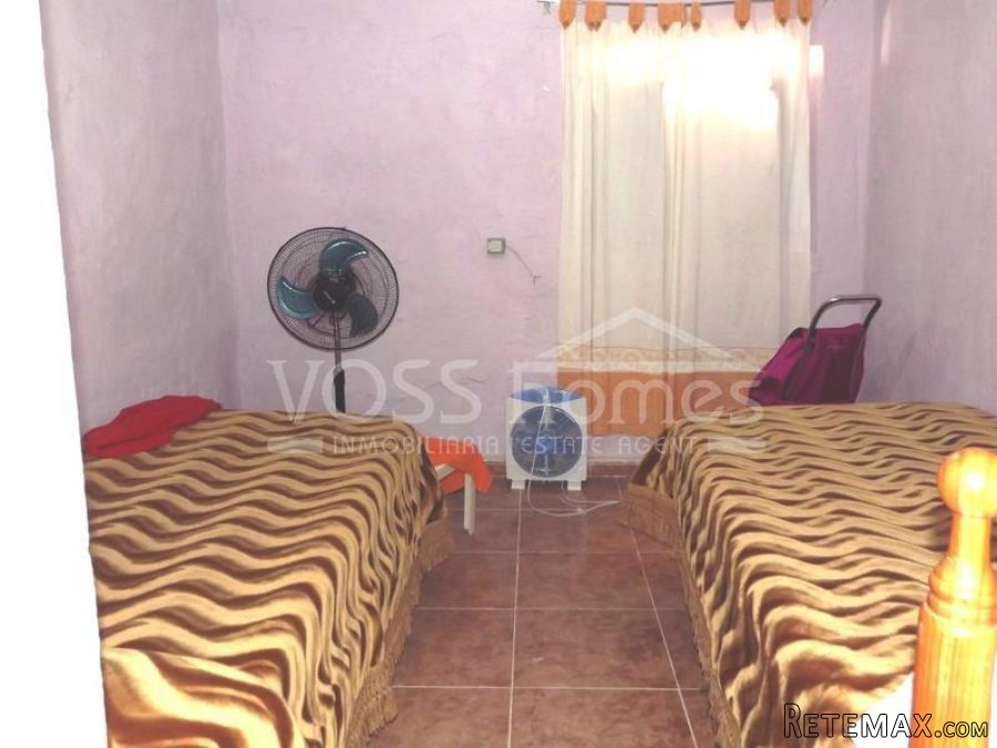 A spacious, single story, detached, 3 bed, 1 bath, village.. - 8