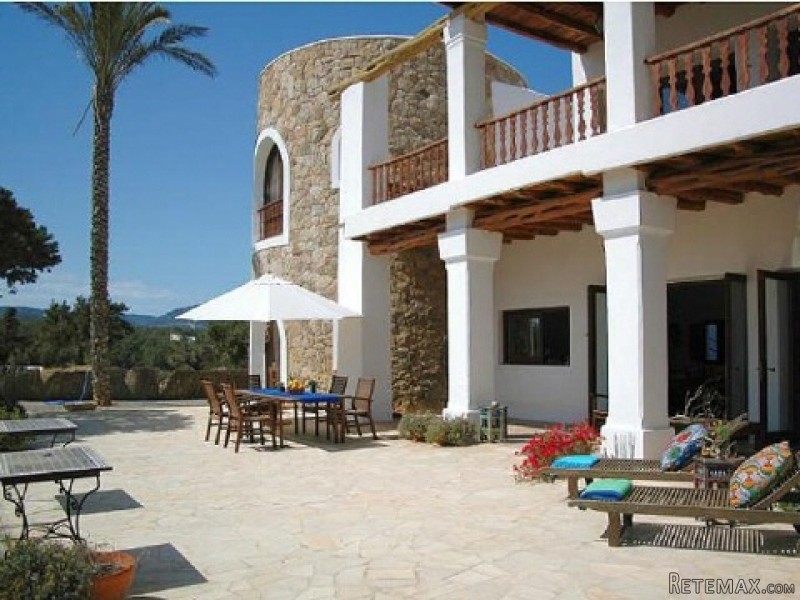 Exclusive villa in bestlocation of Cala..