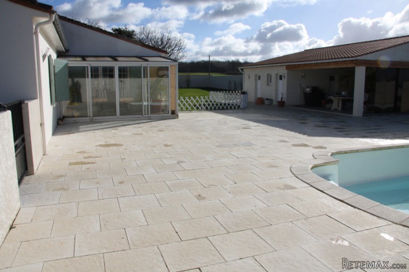 4 Bedroom Gated Villa With Garden.. - 2