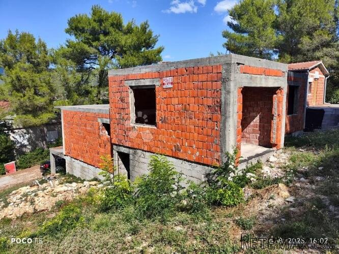 Rijetka prilika - Donji Karin, kuća u roh-bau fazi, 150 m od - 2