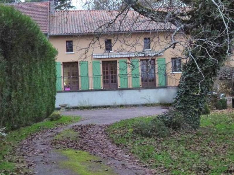 Single Storey 3-Bedroom-House Close To..