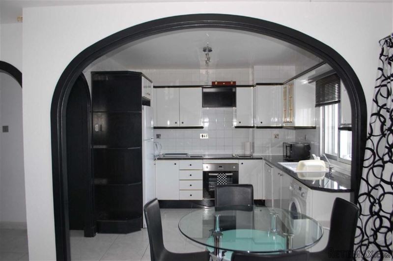 2 bed apartment in Watergardens - 2