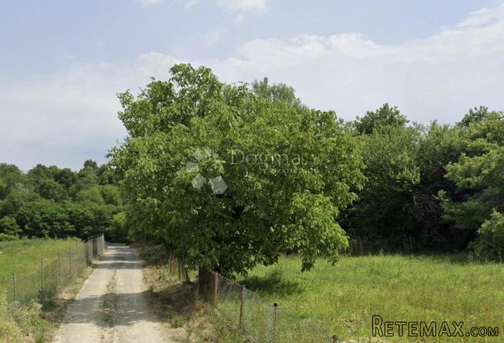 Brežuljkasto zemljište 1.436 m² kod Širinca i Križa