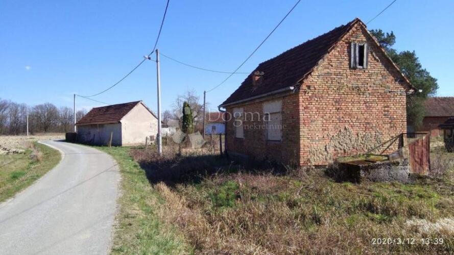Kuća bez susjeda sa gradilištem 1.942m² nadomak Zlatar - Bis