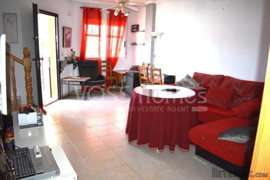 Modern 2 bed, 2 bath, 2 storey Duplex (town house) with.. - 9