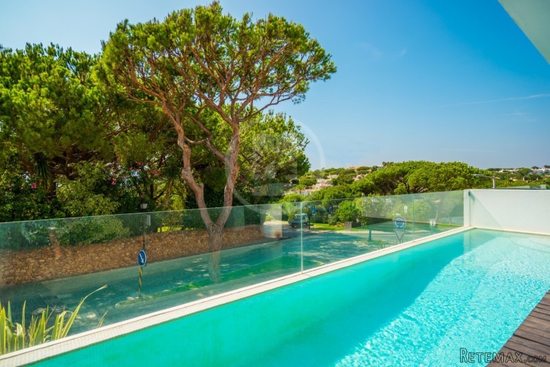 Stunning Three Bedroom Apartment - 2