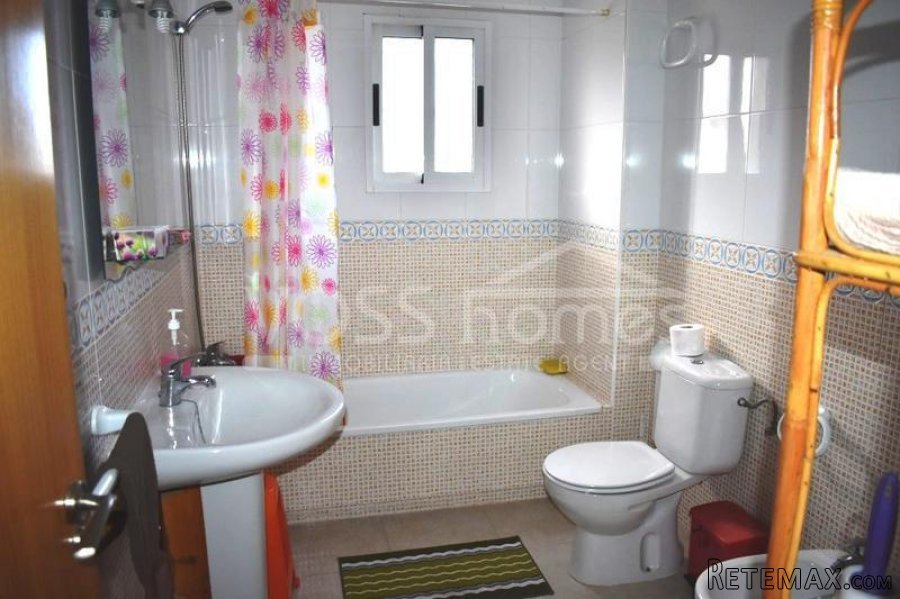 Modern 2 bed, 2 bath, 2 storey Duplex (town house) with.. - 10