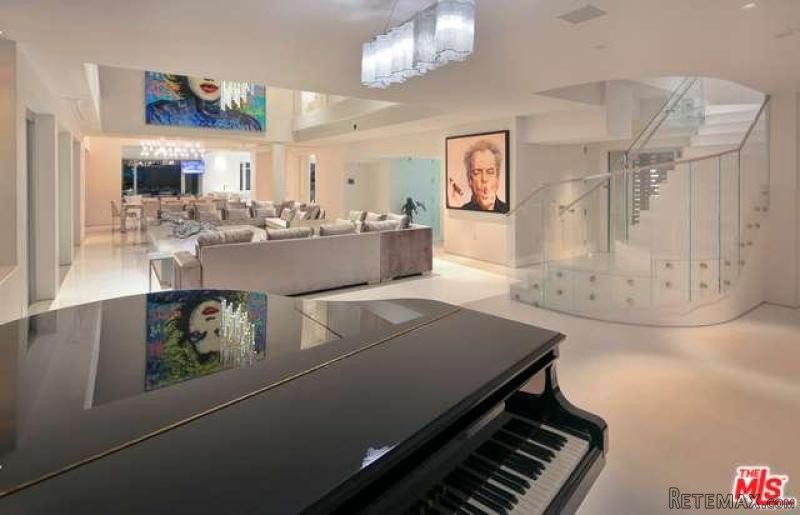 3 bedroom Flat For Sale: 10727.. - 2