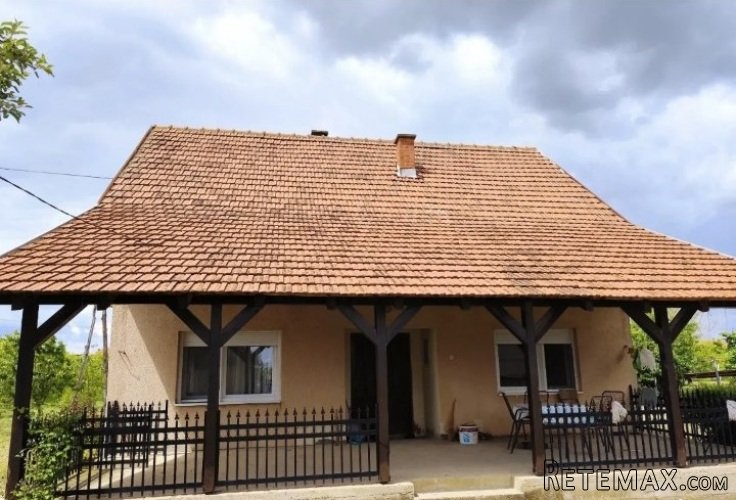 Prodajem kucu u selu Provo-Vladimirci - 3
