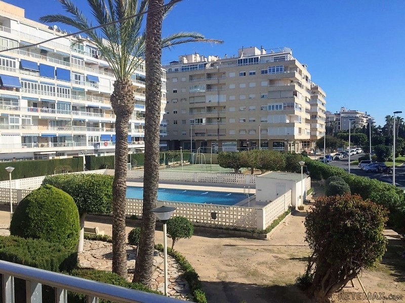 3 bedroom, 1 bathroom Apartment, (build..