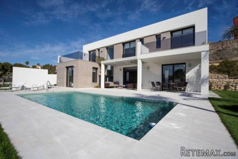 4 Bedroom 5 Bathroom Villa In Benidorm..
