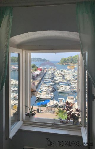 Rovinj, jedinstven stan s terasom