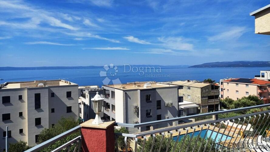 Trosoban stan Makarska