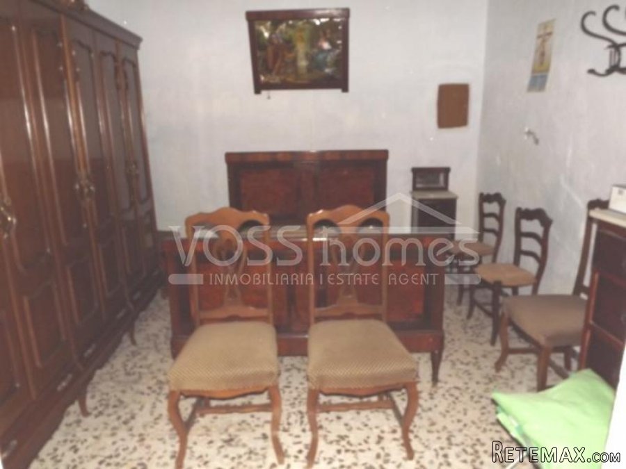 VILLAGE house of 2 storeys of 220m2 IN NEED OF RENOVATION.. - 6