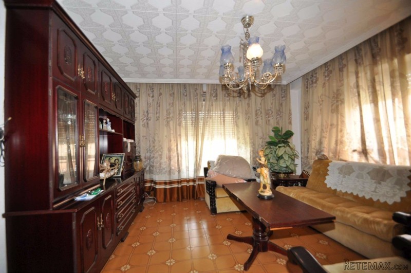 4 bedroom, 1 bathroom Apartment, (build..