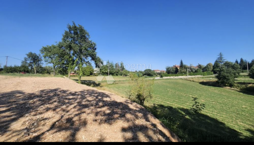 Idealna parcela za gradnju obiteljske kuće – 670 m² - 2