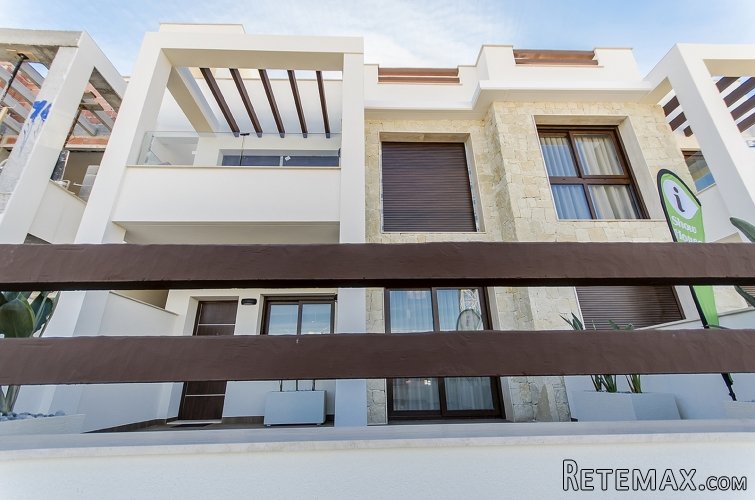 The apartments are located in a residential complex in a.. - 3