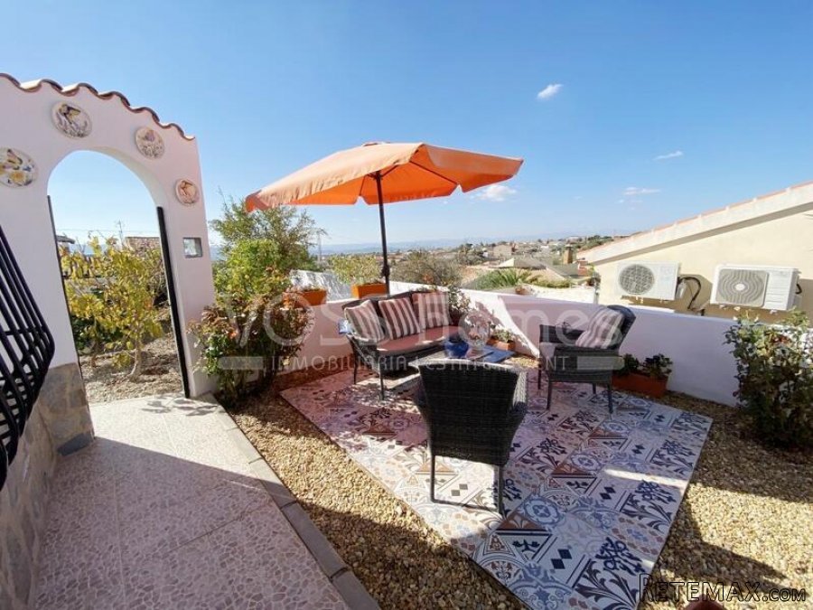 NEW & EXCLUSIVE LISTING TO VOSS HOMES - Immaculately.. - 4