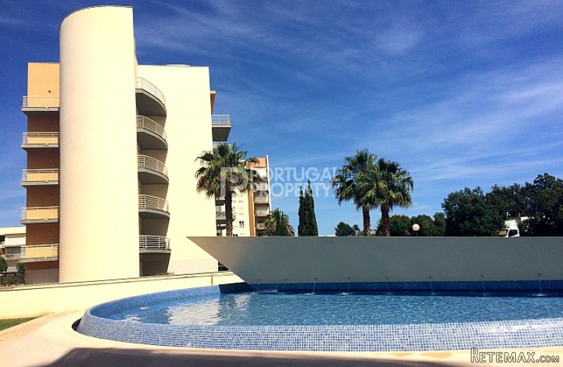 Two bedroom apartment walking distance..