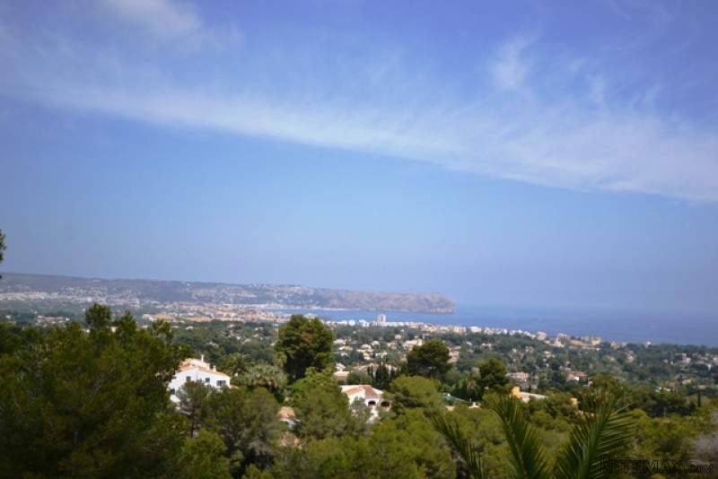 V1606 - Plot With Sea Views For Sale In..