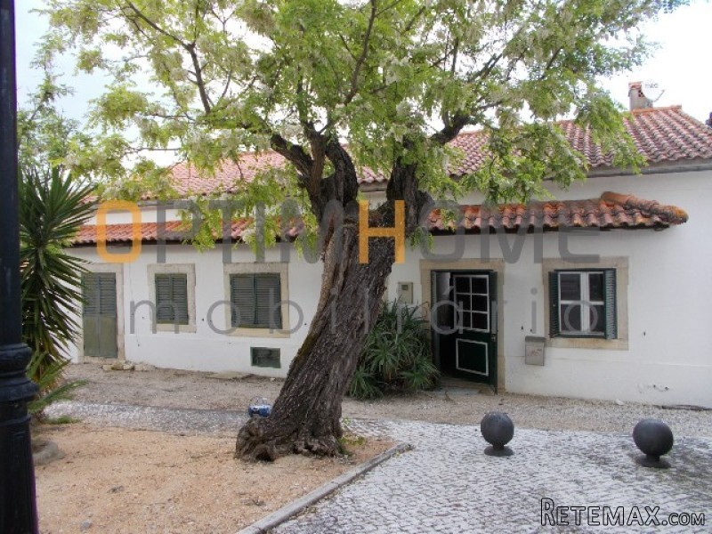 4 Bedrooms House For Sale - Santarem