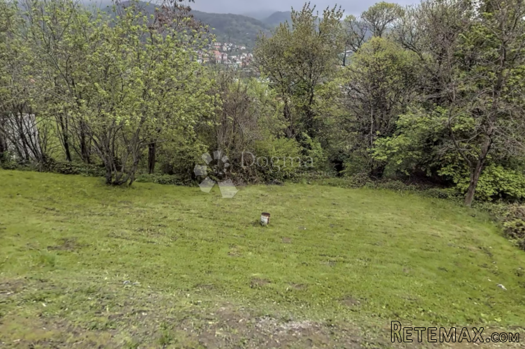 PRILIKA!! Građevinsko zemljište šestine
