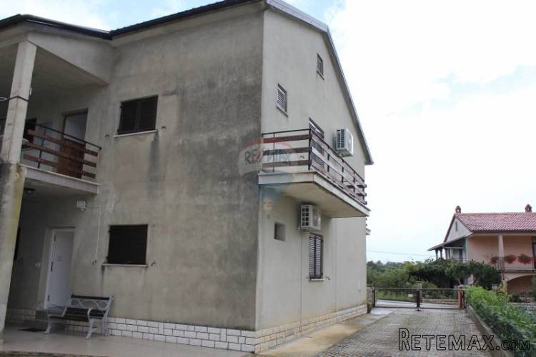 Kuća pokraj pazina 195m2 - 2