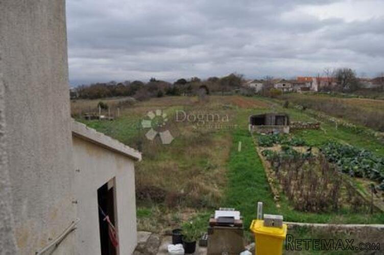Kuća u samom centru u Vrsima - 2