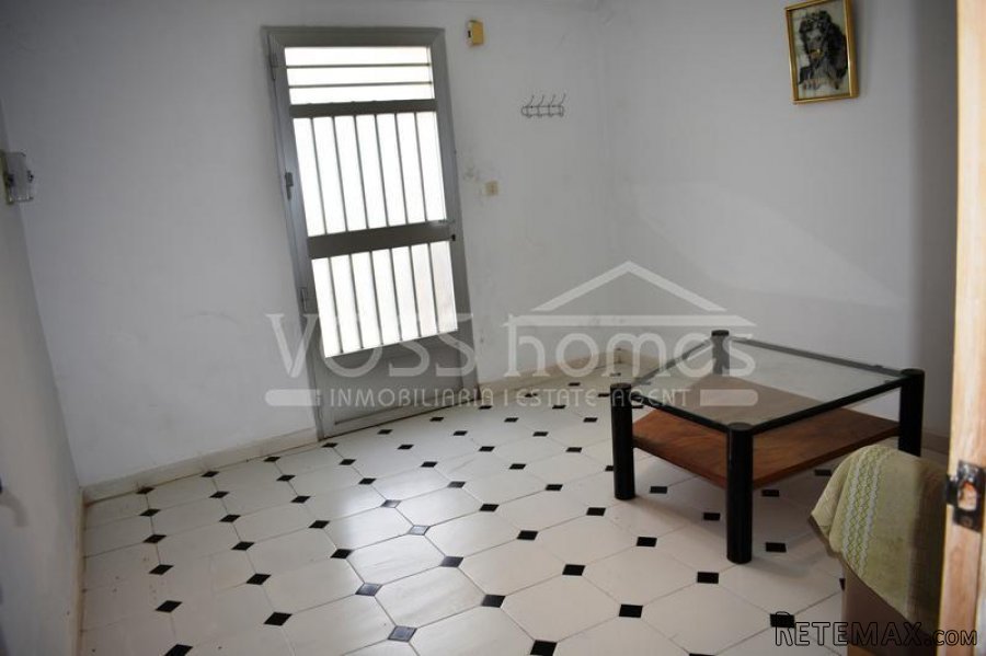 A spacious 2 storey village property of 291m2 currrently.. - 4